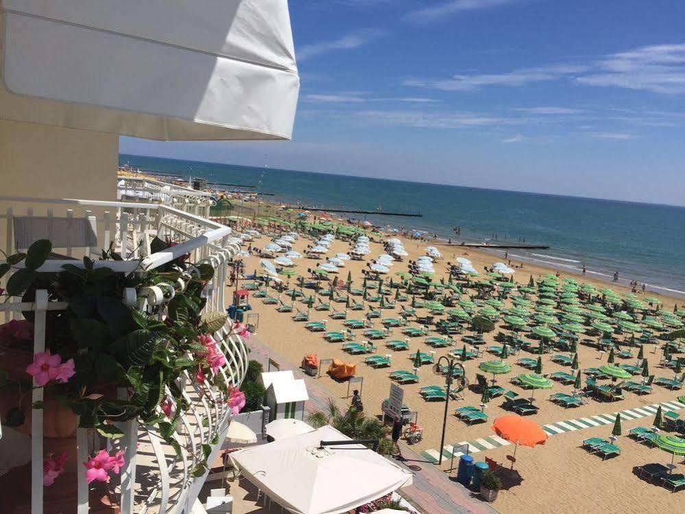 Hotel Bellariva Лидо ди Йезоло Екстериор снимка